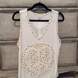 POL Ivory Tank Top with Floral Peace Sign